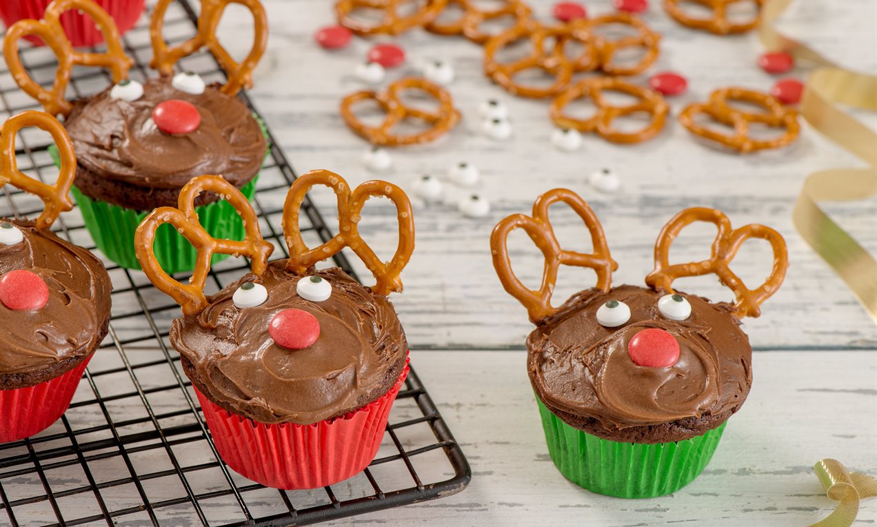 Petits gâteaux au chocolat décorés de rennes