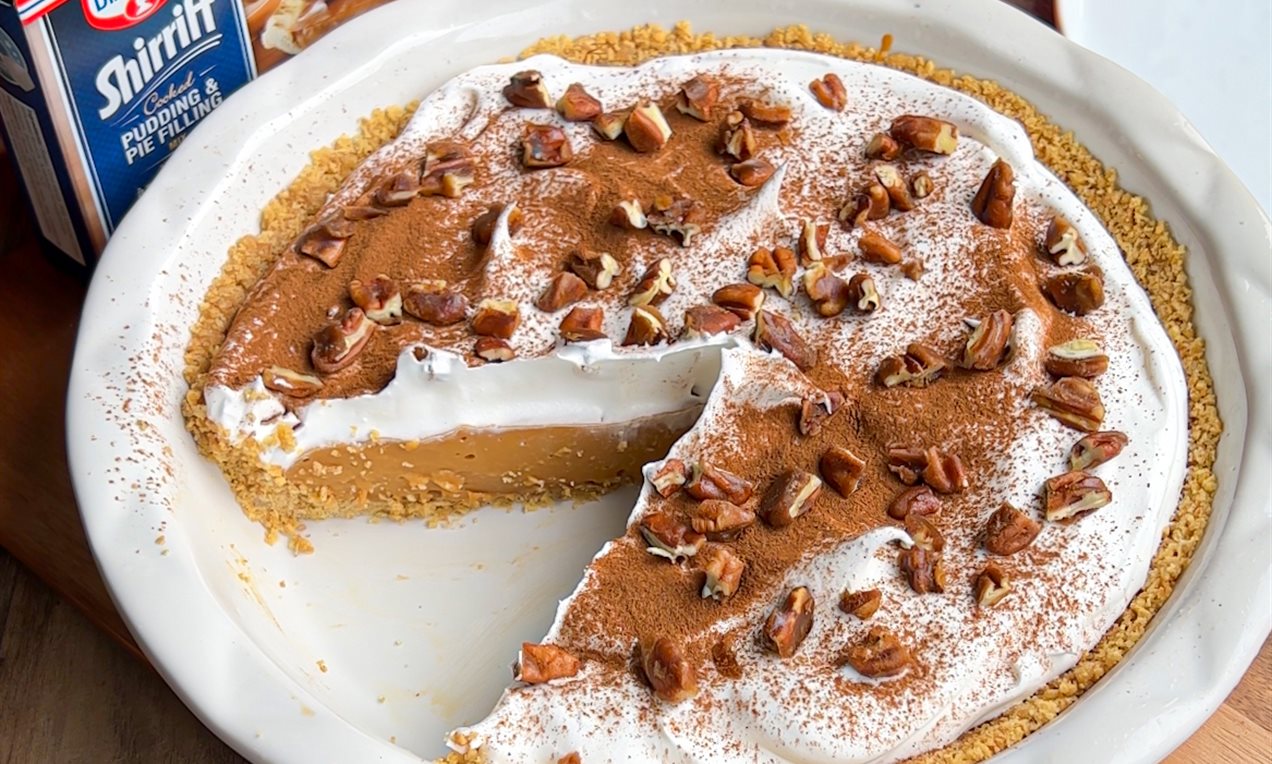 Butterscotch Cinnamon Pie With Candied Pecans Recipe | Dr. Oetker