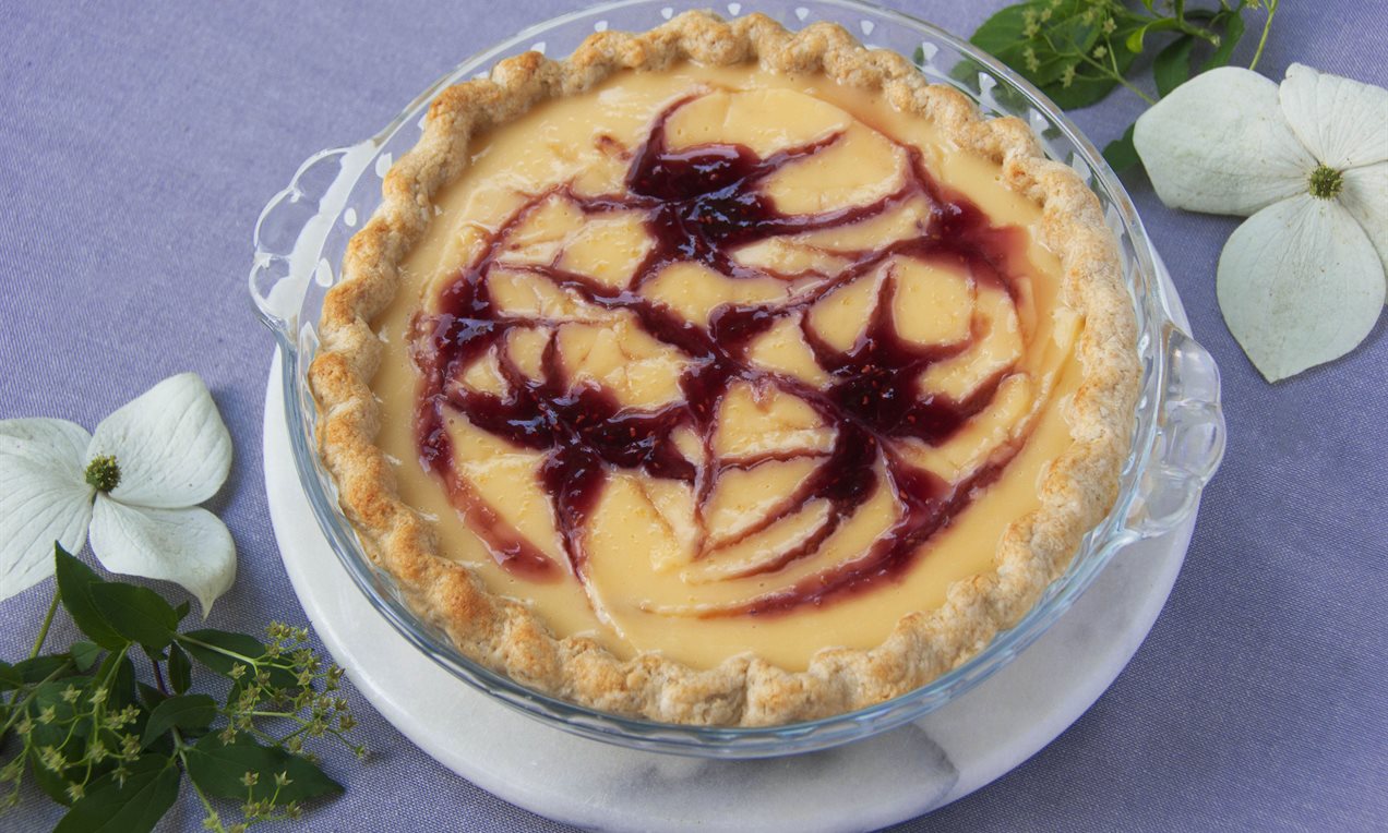 Vanilla Jam Swirl Pie Recipe | Dr. Oetker
