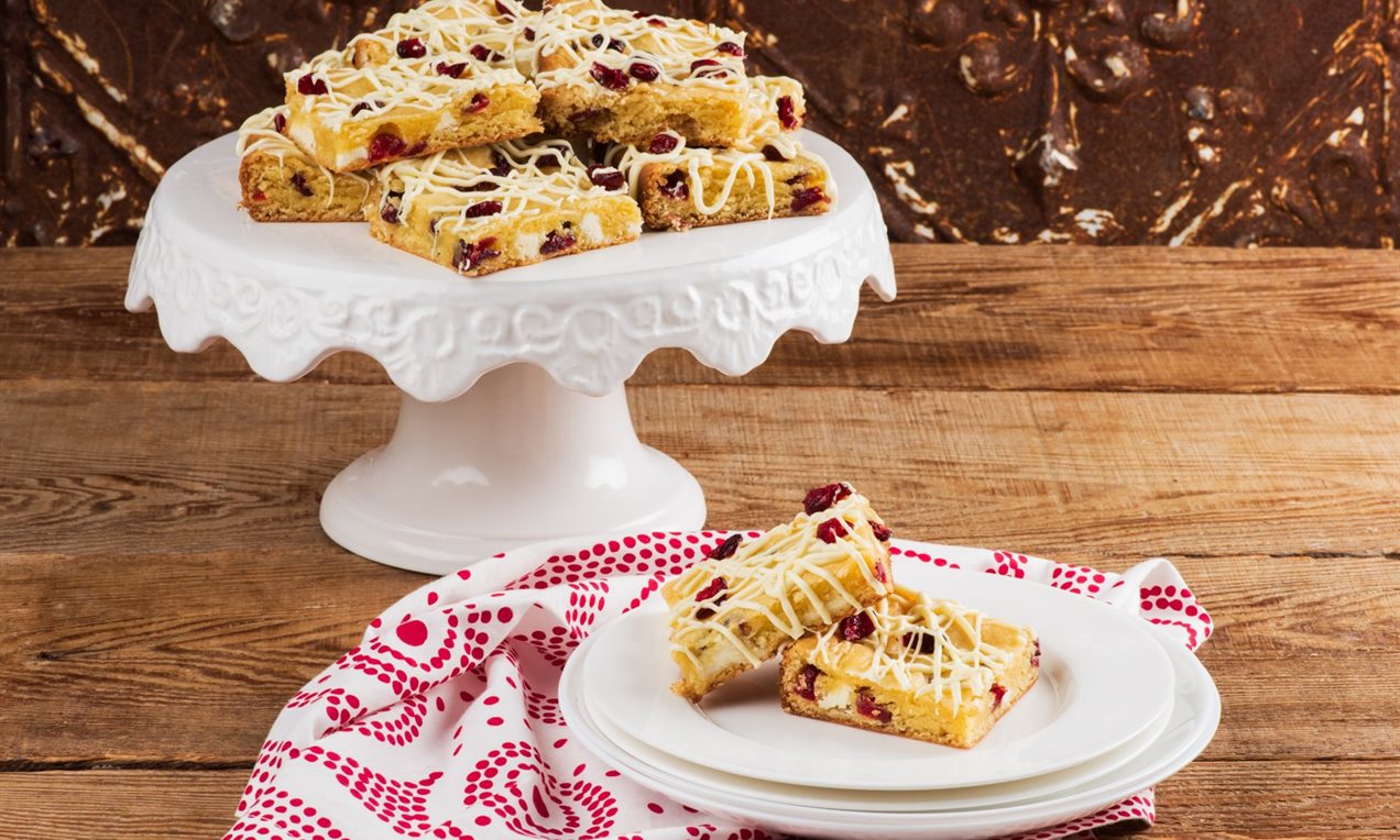 Festive 1 Bowl Blondies Recipe | Dr. Oetker