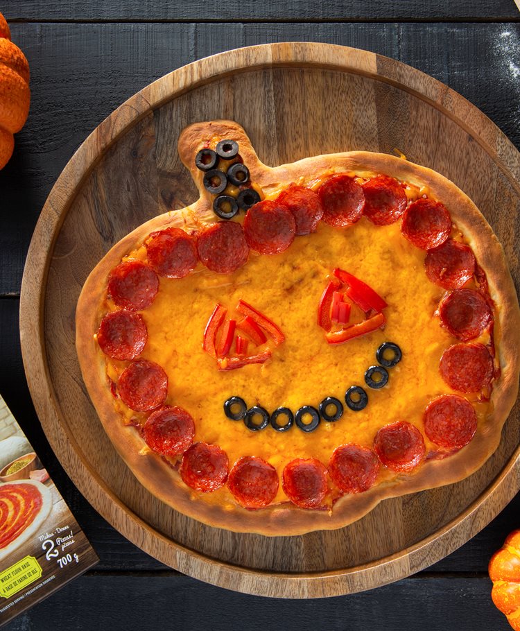 Jack-o'-Lantern Pizzas Recipe | Dr. Oetker